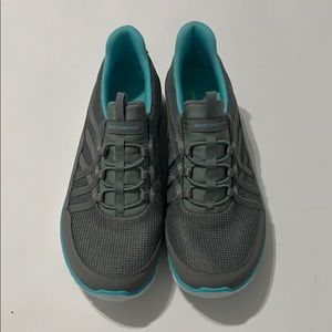 Sketcher sneakers size 6 woman